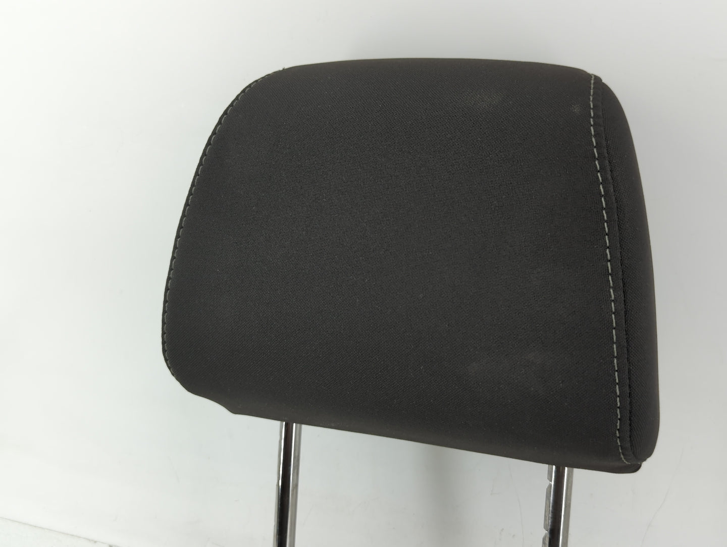 2015-2018 Ford Focus Headrest Head Rest Front Driver Passenger Seat Fits Fits 2015 2016 2017 2018 OEM Used Auto Parts - Oemu