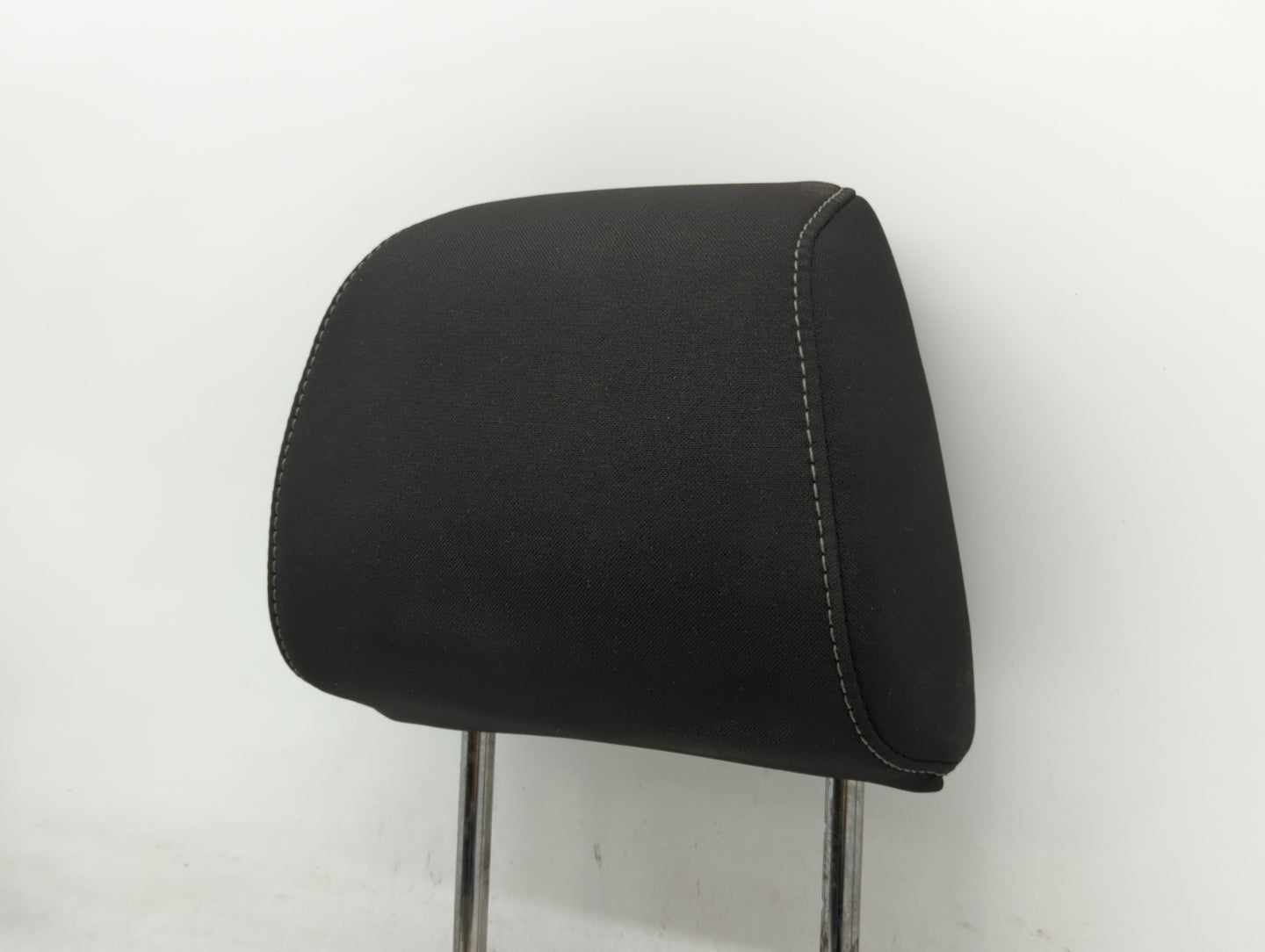 2015-2018 Ford Focus Headrest Head Rest Front Driver Passenger Seat Fits Fits 2015 2016 2017 2018 OEM Used Auto Parts - Oemu