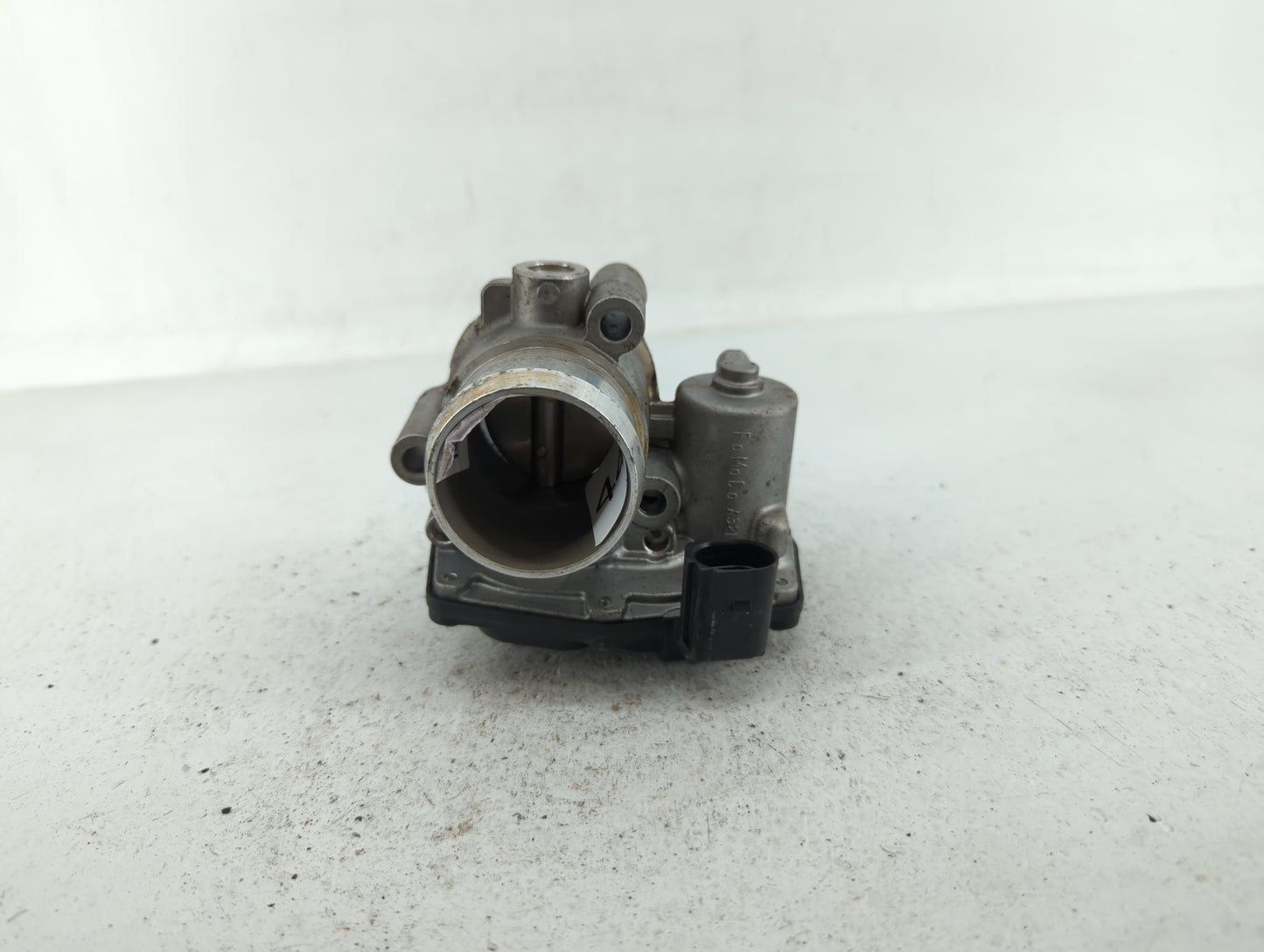2015-2018 Ford Focus Throttle Body P/N:CM5G-9F991-FC CM5G-9F991-GA Fits Fits 2014 2015 2016 2017 2018 OEM Used Auto Parts - 