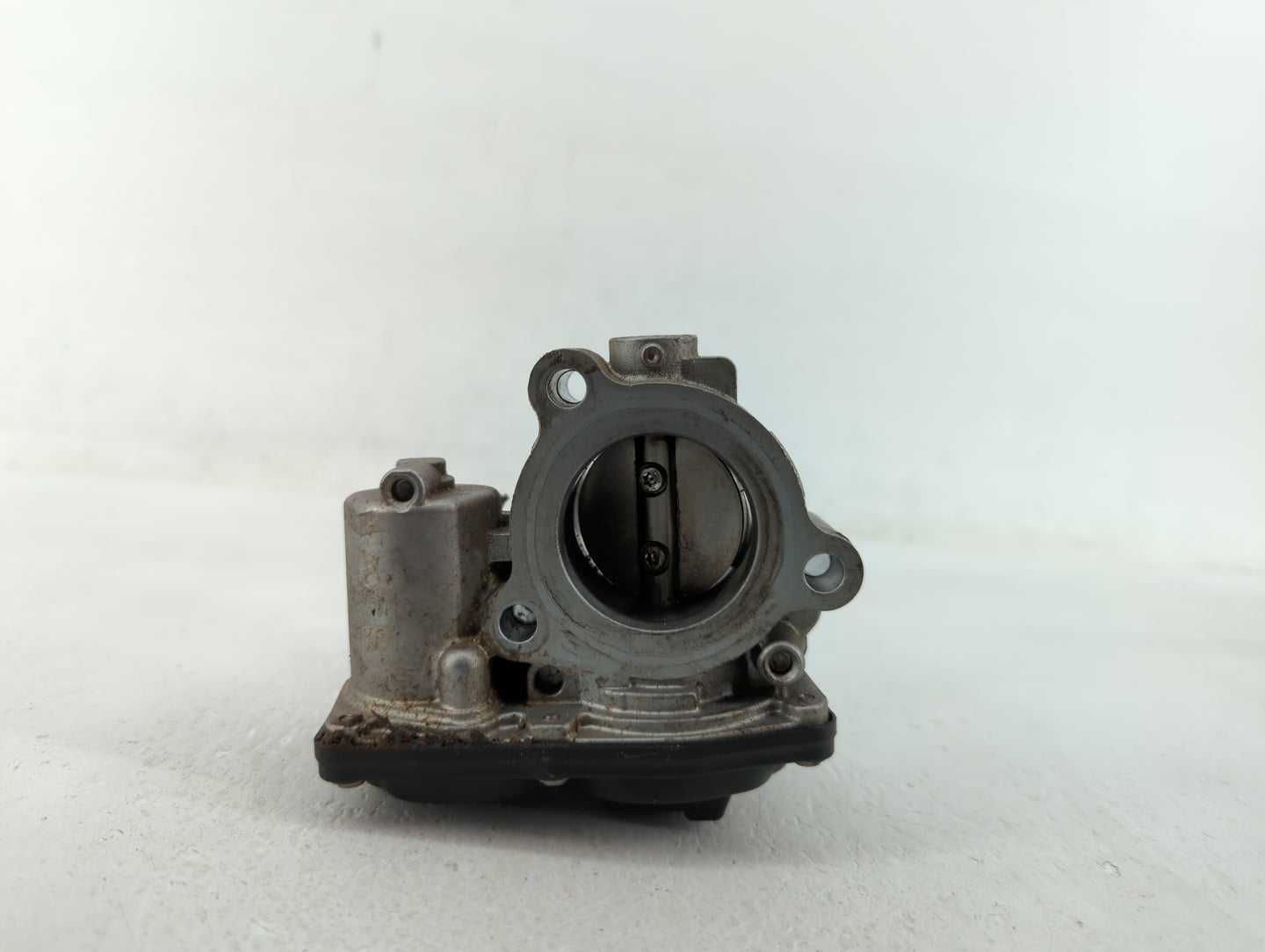 2015-2018 Ford Focus Throttle Body P/N:CM5G-9F991-FC CM5G-9F991-GA Fits Fits 2014 2015 2016 2017 2018 OEM Used Auto Parts - 