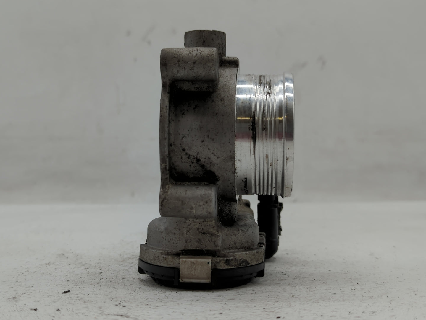 2014-2018 Ford Focus Throttle Body P/N:DS7E-9F991-BD DS7E-9F991-BB Fits Fits 2014 2015 2016 2017 2018 2019 2020 2021 2022 OE