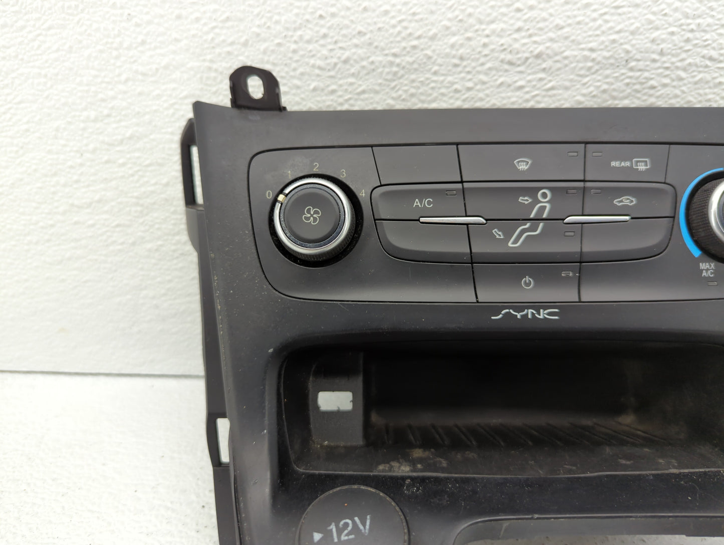 2015-2018 Ford Focus Climate Control Module Temperature AC/Heater Replacement P/N:F1ET-19980-JJ F1ET-19980-LG Fits OEM Used 