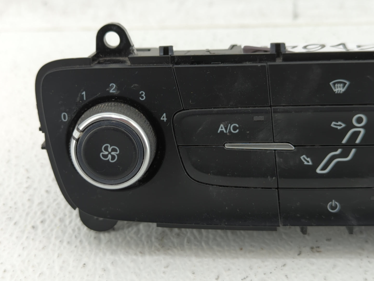 2015-2018 Ford Focus Climate Control Module Temperature AC/Heater Replacement P/N:F1ET-19980-JJ Fits Fits 2015 2016 2017 201