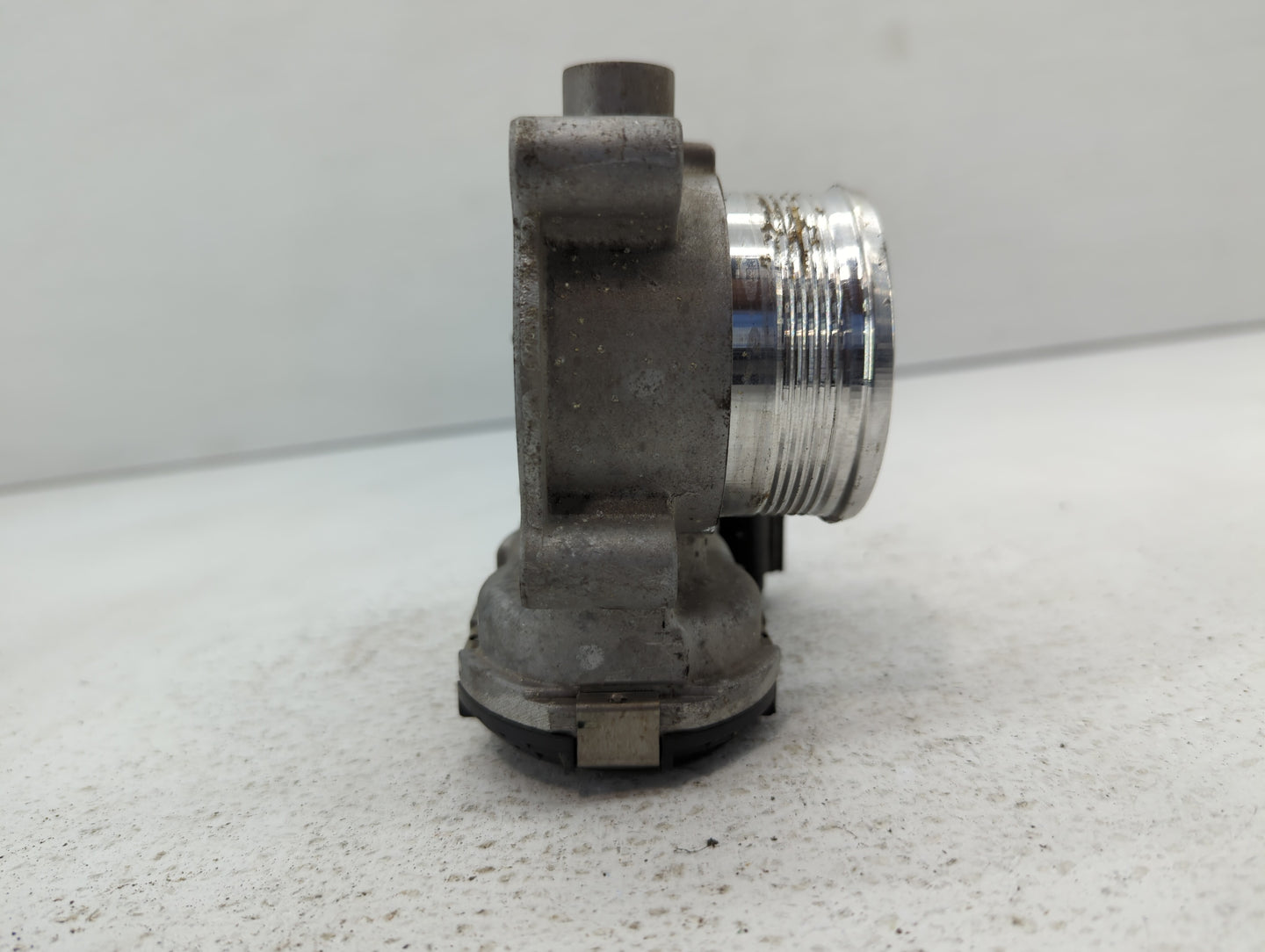 2014-2018 Ford Focus Throttle Body P/N:DS7E-9F991-BB Fits Fits 2014 2015 2016 2017 2018 2019 2020 2021 2022 OEM Used Auto Pa