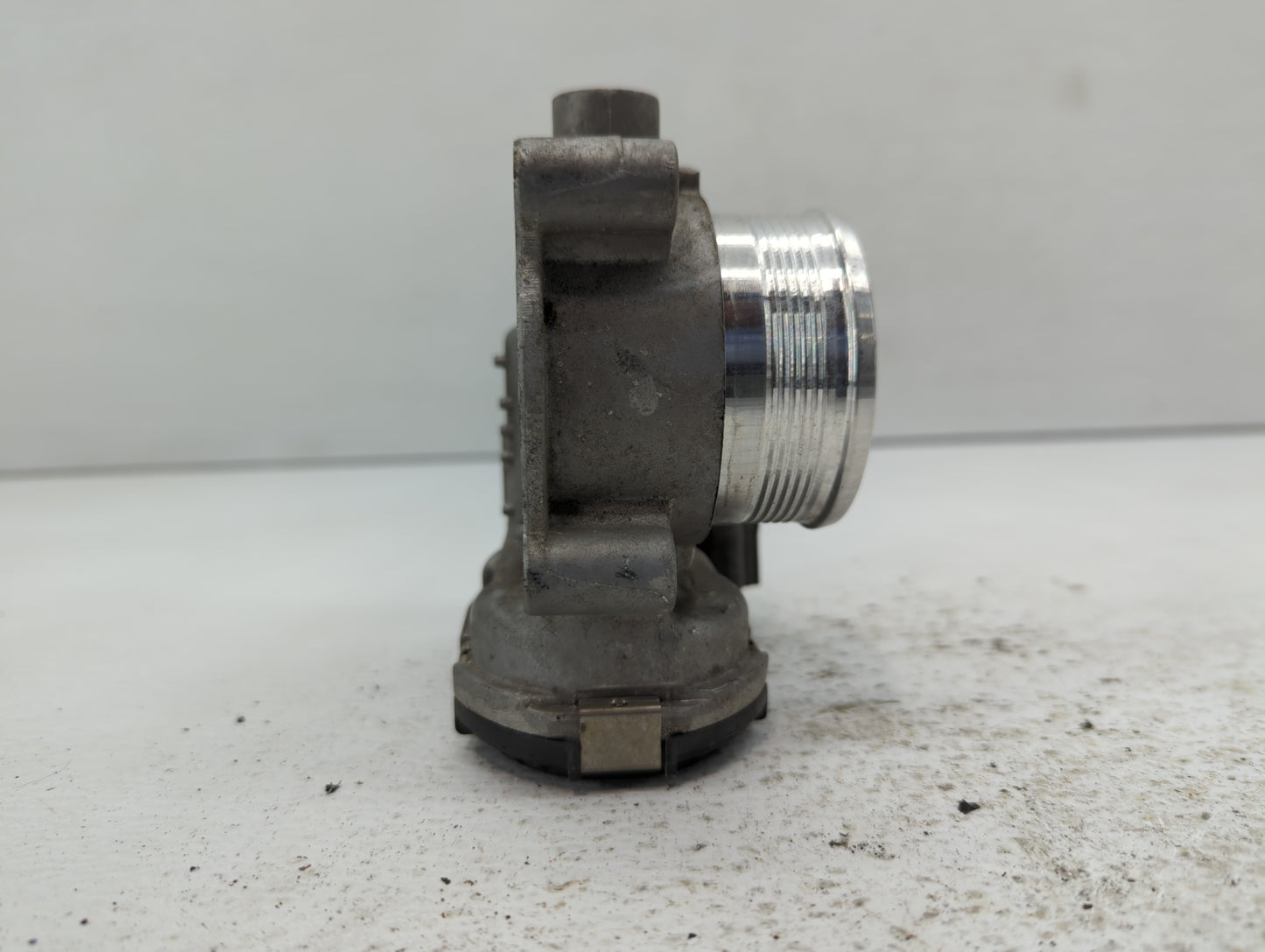 2014-2018 Ford Focus Throttle Body P/N:DS7E-9F991-BB DS7E-9F991-BD Fits Fits 2014 2015 2016 2017 2018 2019 2020 2021 2022 OE