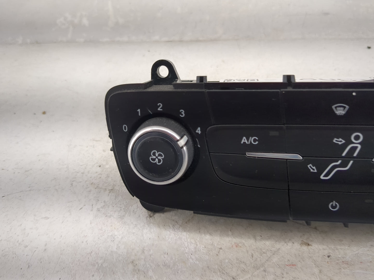 2015-2018 Ford Focus Climate Control Module Temperature AC/Heater Replacement P/N:F1ET-19980-JJ Fits Fits 2015 2016 2017 201