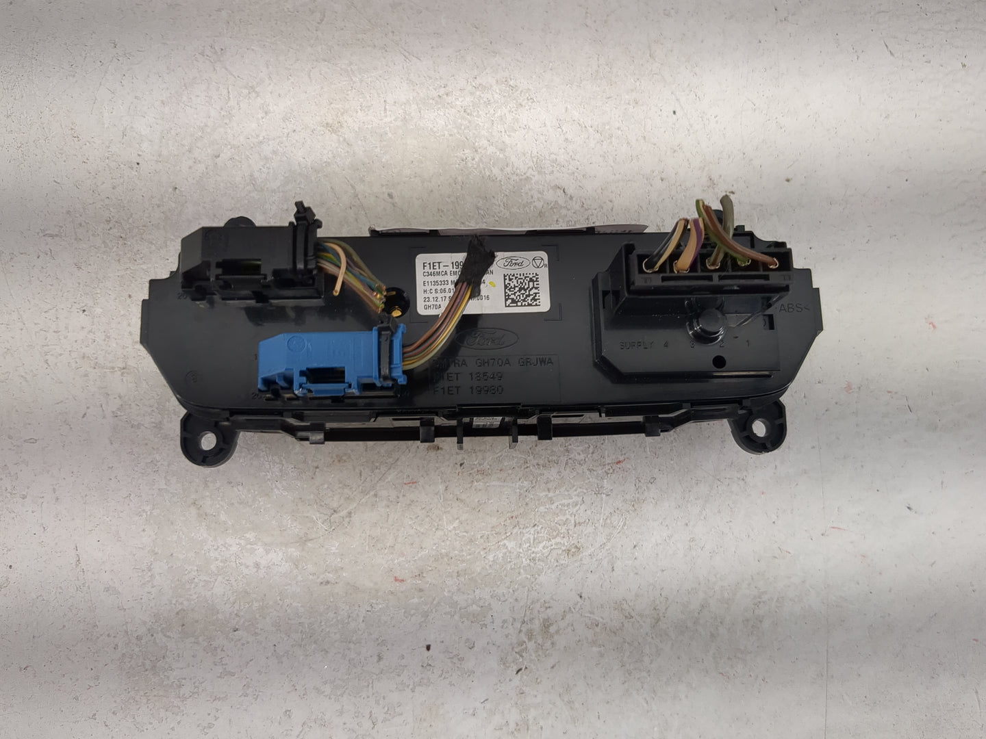 2015-2018 Ford Focus Climate Control Module Temperature AC/Heater Replacement P/N:F1ET-19980-JJ Fits Fits 2015 2016 2017 201