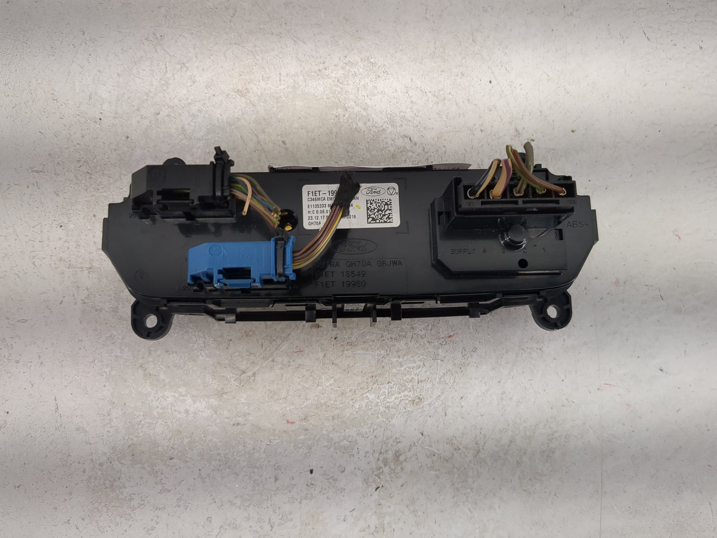 2015-2018 Ford Focus Climate Control Module Temperature AC/Heater Replacement P/N:F1ET-19980-JJ Fits Fits 2015 2016 2017 201