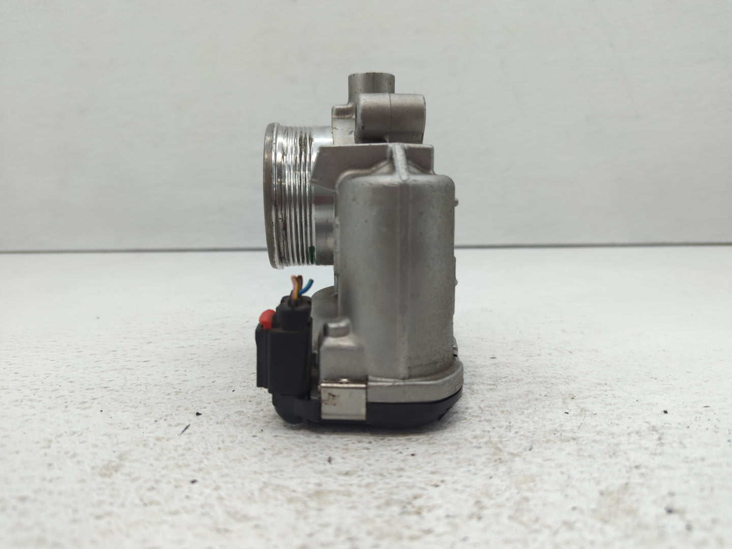 2014-2018 Ford Focus Throttle Body P/N:DS7E-9F991-BB Fits Fits 2014 2015 2016 2017 2018 2019 2020 2021 2022 OEM Used Auto Pa