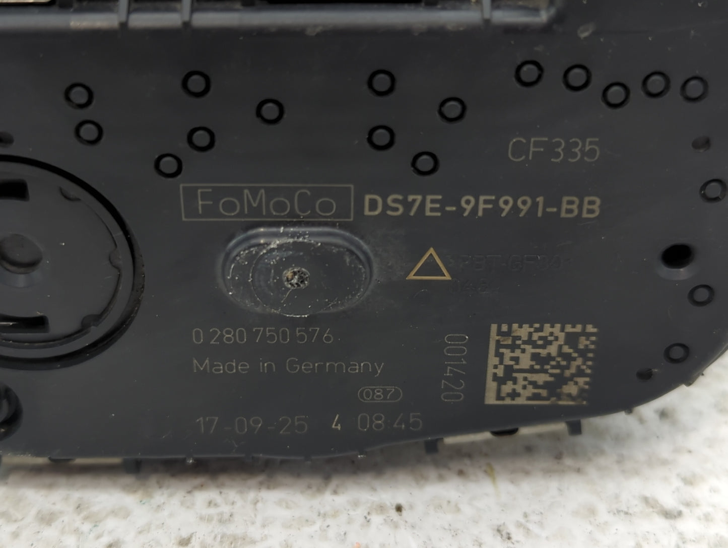 2014-2018 Ford Focus Throttle Body P/N:DS7E-9F991-BB Fits Fits 2014 2015 2016 2017 2018 2019 2020 2021 2022 OEM Used Auto Pa