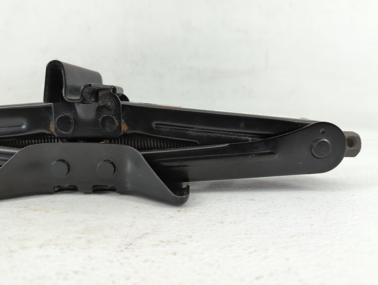 2018 Ford Focus Spare Scissor Car Jack - Oemusedautoparts1.com