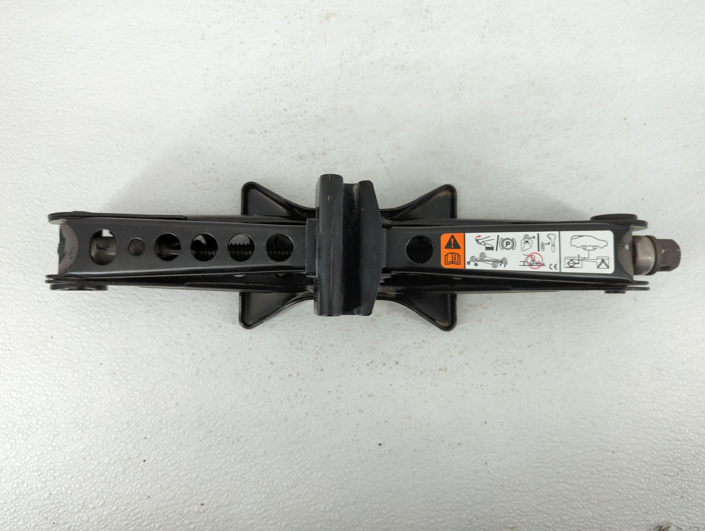 2018 Ford Focus Spare Scissor Car Jack - Oemusedautoparts1.com