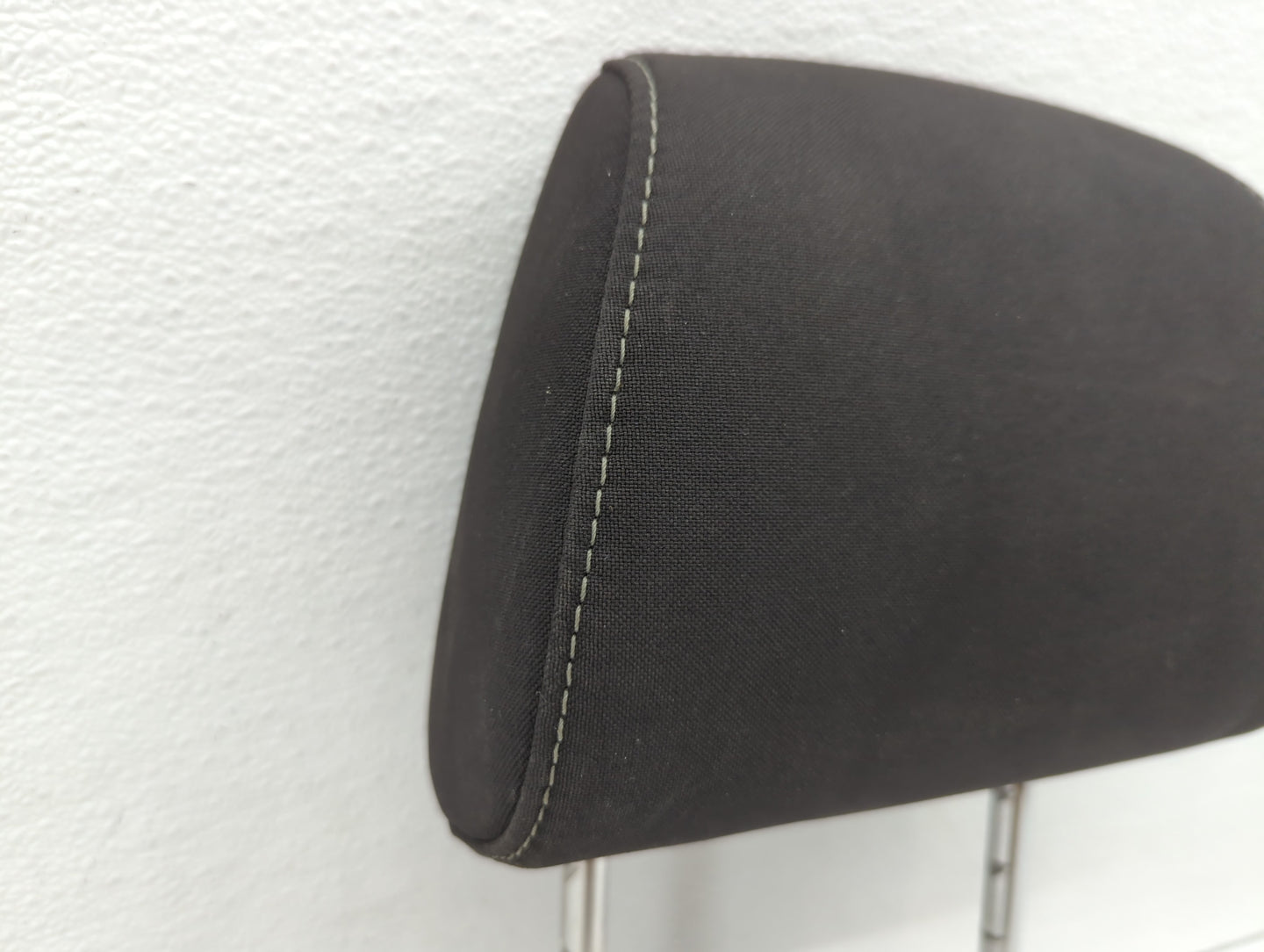 2015-2018 Ford Focus Headrest Head Rest Front Driver Passenger Seat Black - Oemusedautoparts1.com