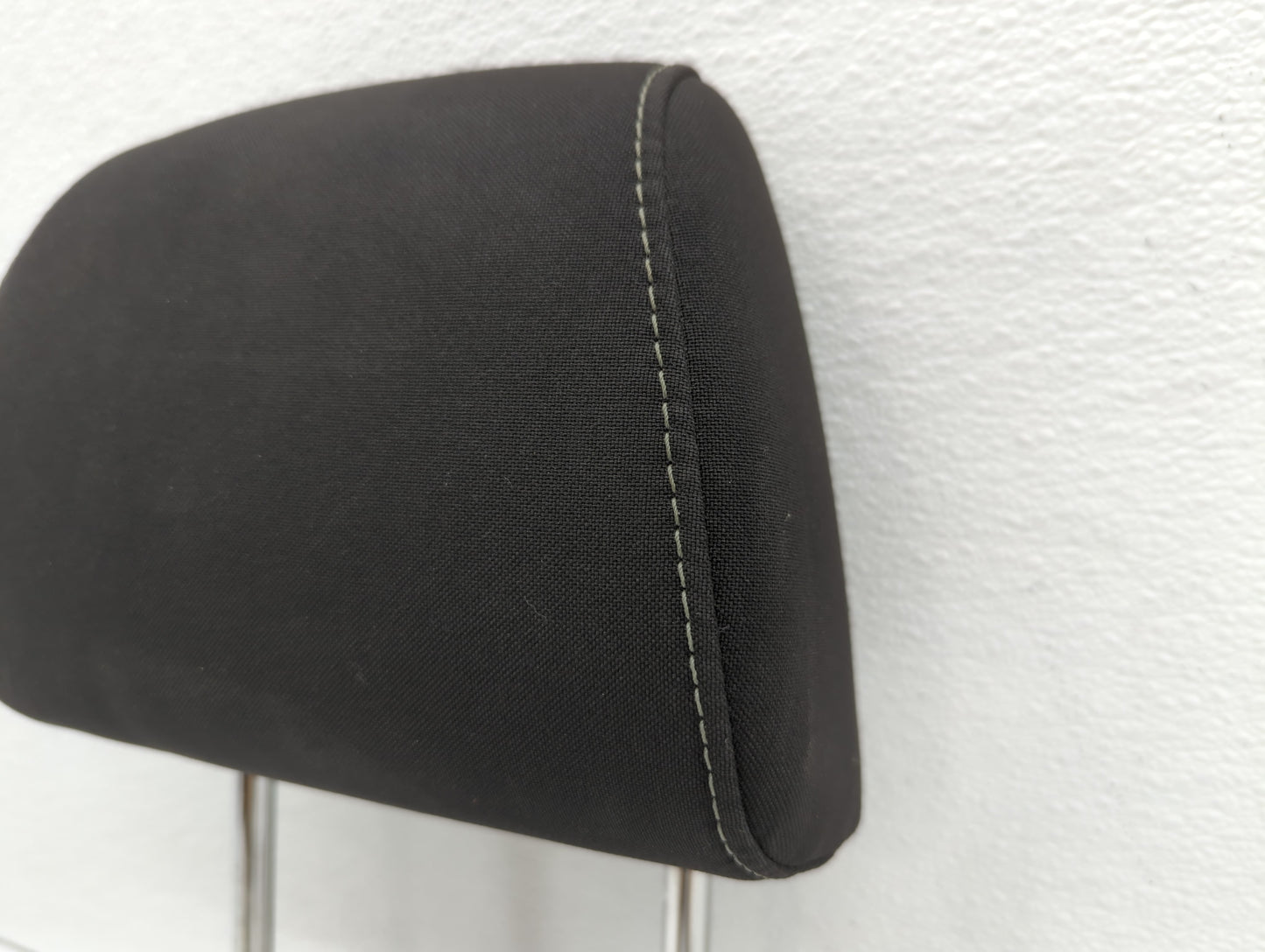 2015-2018 Ford Focus Headrest Head Rest Front Driver Passenger Seat Black - Oemusedautoparts1.com