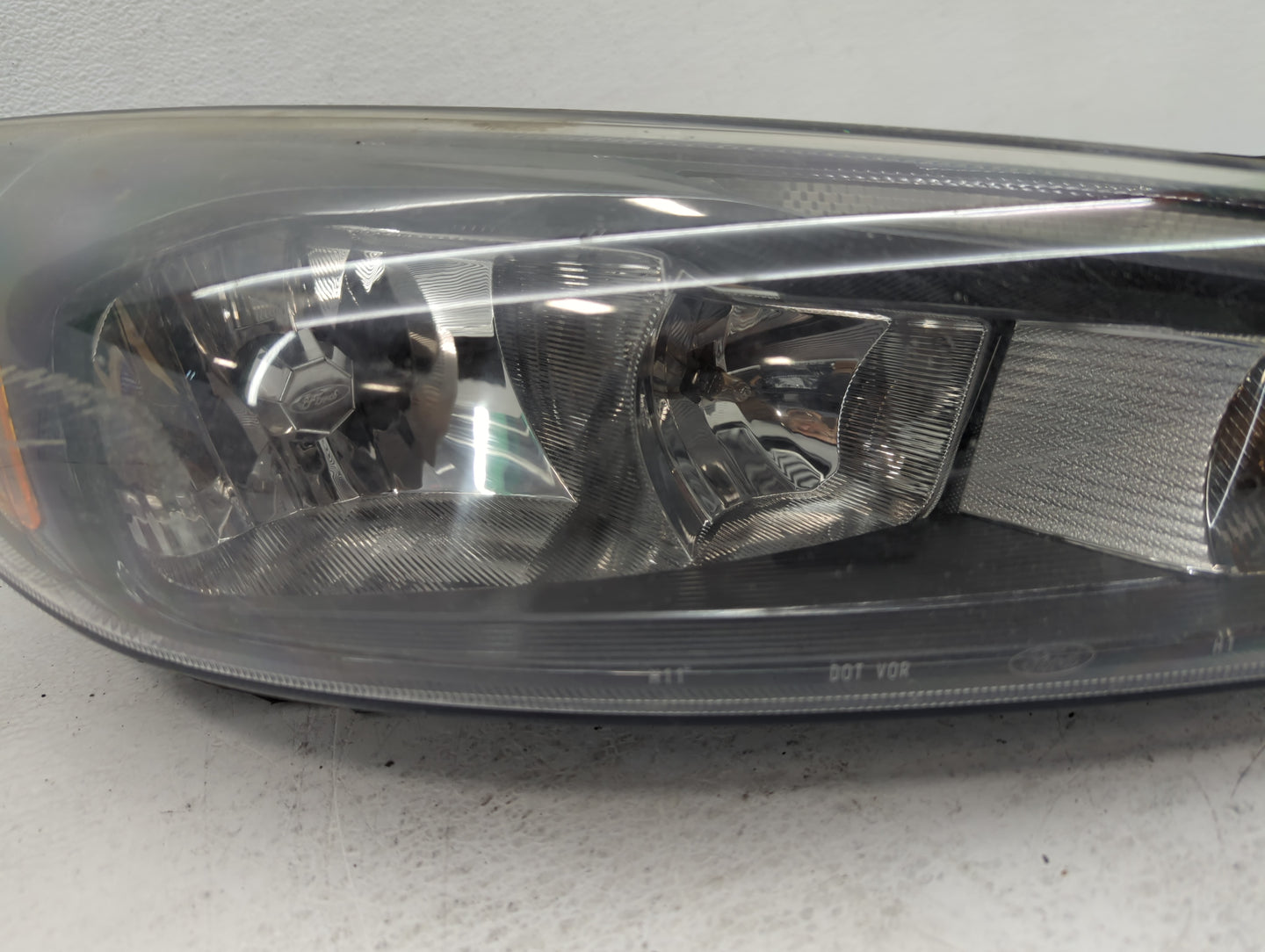 2018 Ford Focus Passenger Right Oem Head Light Headlight Lamp 529550 - Oemusedautoparts1.com