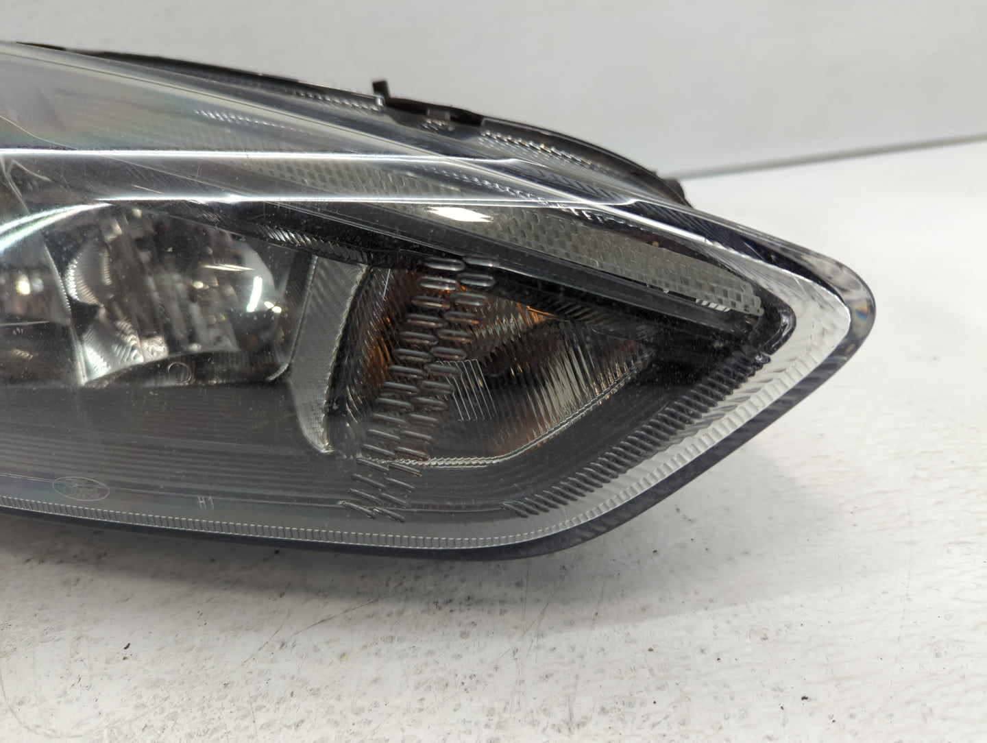 2018 Ford Focus Passenger Right Oem Head Light Headlight Lamp 529550 - Oemusedautoparts1.com
