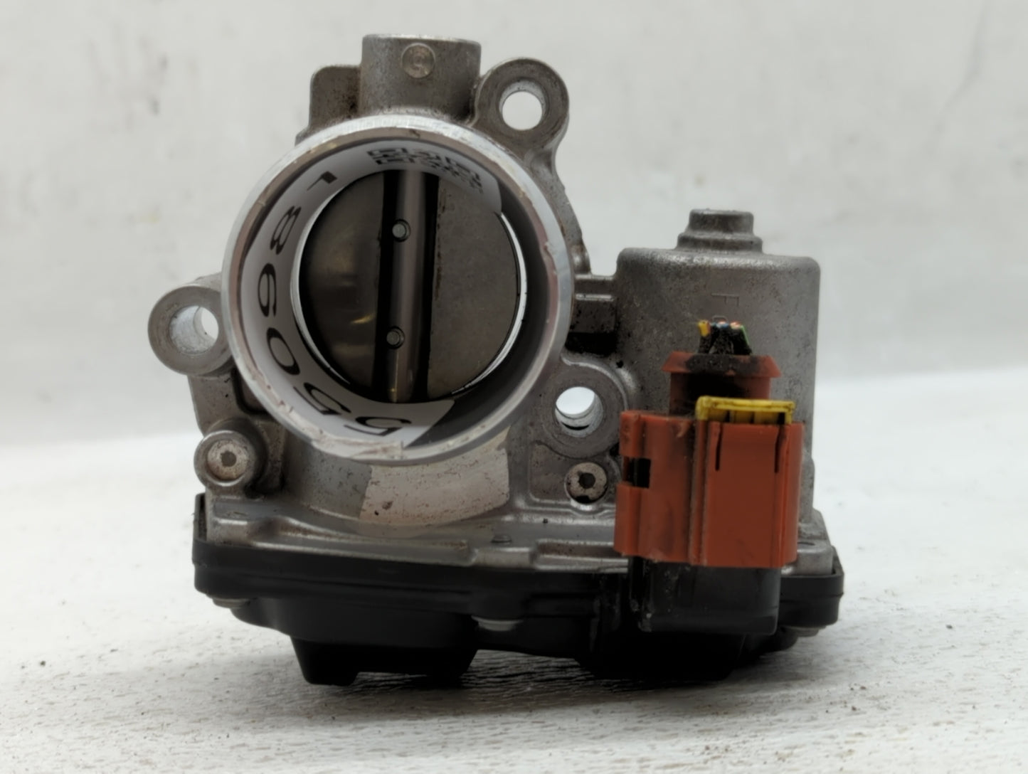 2015-2018 Ford Focus Throttle Body P/N:CM5G-9F991-GA Fits Fits 2014 2015 2016 2017 2018 OEM Used Auto Parts - Oemusedautopar