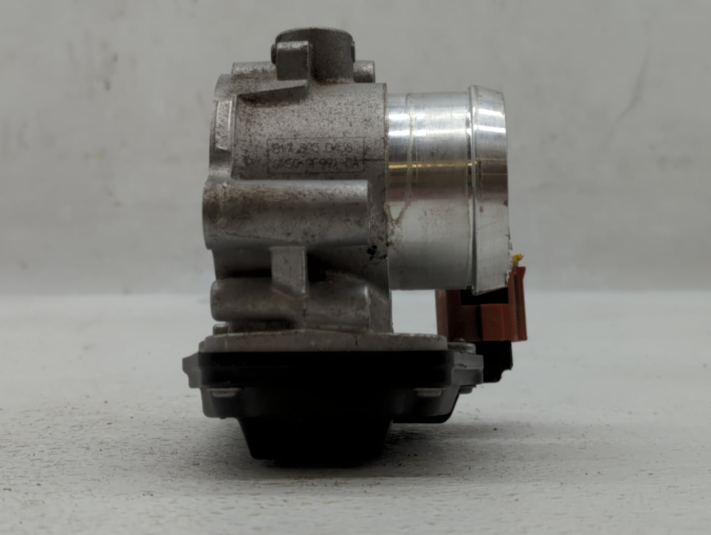 2015-2018 Ford Focus Throttle Body P/N:CM5G-9F991-GA Fits Fits 2014 2015 2016 2017 2018 OEM Used Auto Parts - Oemusedautopar