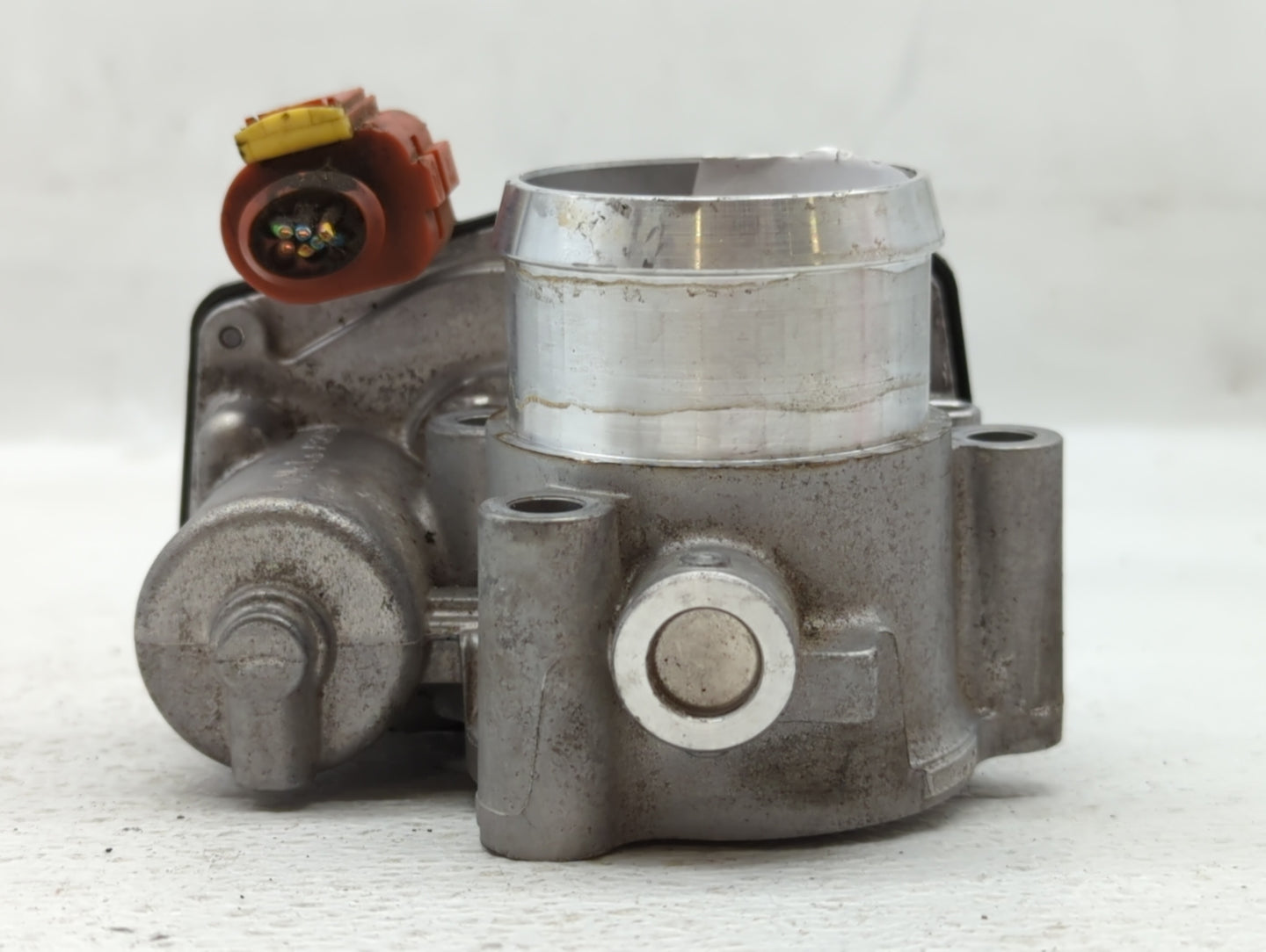 2015-2018 Ford Focus Throttle Body P/N:CM5G-9F991-GA Fits Fits 2014 2015 2016 2017 2018 OEM Used Auto Parts - Oemusedautopar