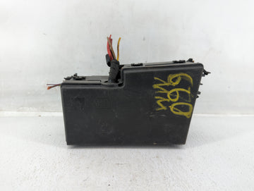 2017-2018 Ford Focus Fusebox Fuse Box Panel Relay Module P/N:E02345500 AV6T-14A142-AB Fits Fits 2017 2018 OEM Used Auto Part
