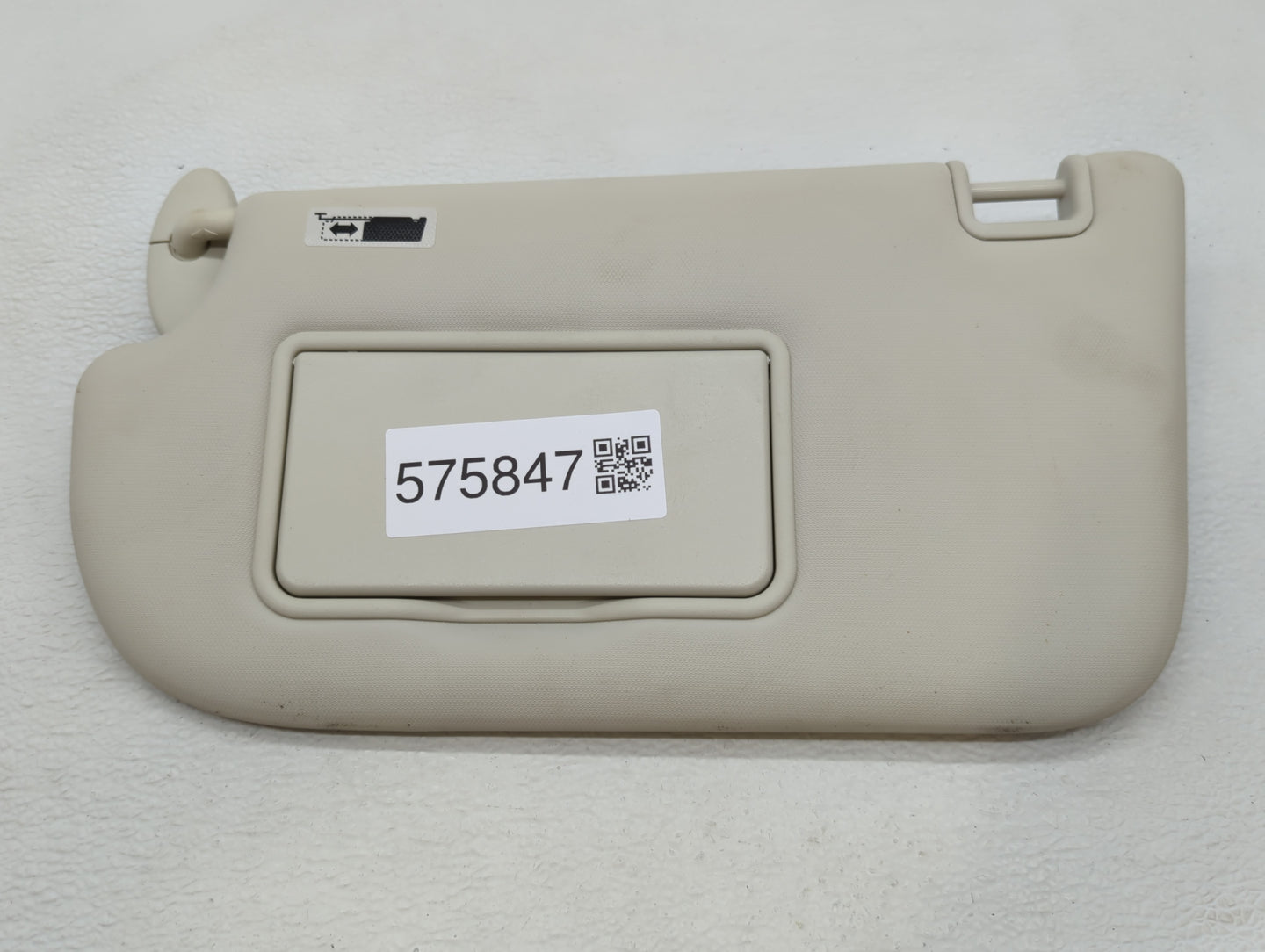 2013-2018 Ford Focus Sun Visor Shade Replacement Driver Left Mirror Fits Fits 2013 2014 2015 2016 2017 2018 OEM Used Auto Pa