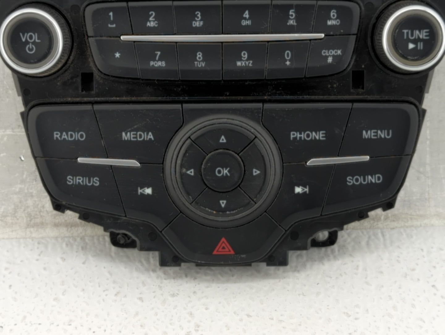 2015-2018 Ford Focus Am Fm Cd Player Radio Receiver - Oemusedautoparts1.com