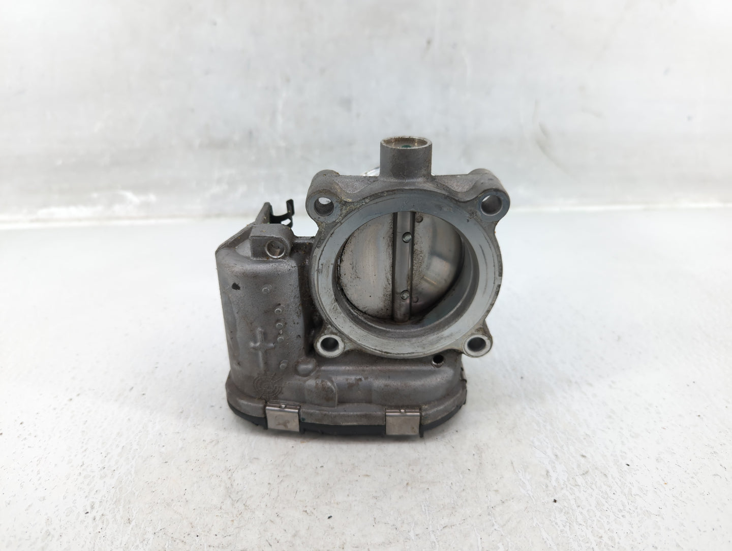 2014-2018 Ford Focus Throttle Body P/N:DS7E-9F991-BB Fits Fits 2014 2015 2016 2017 2018 2019 2020 2021 2022 OEM Used Auto Pa