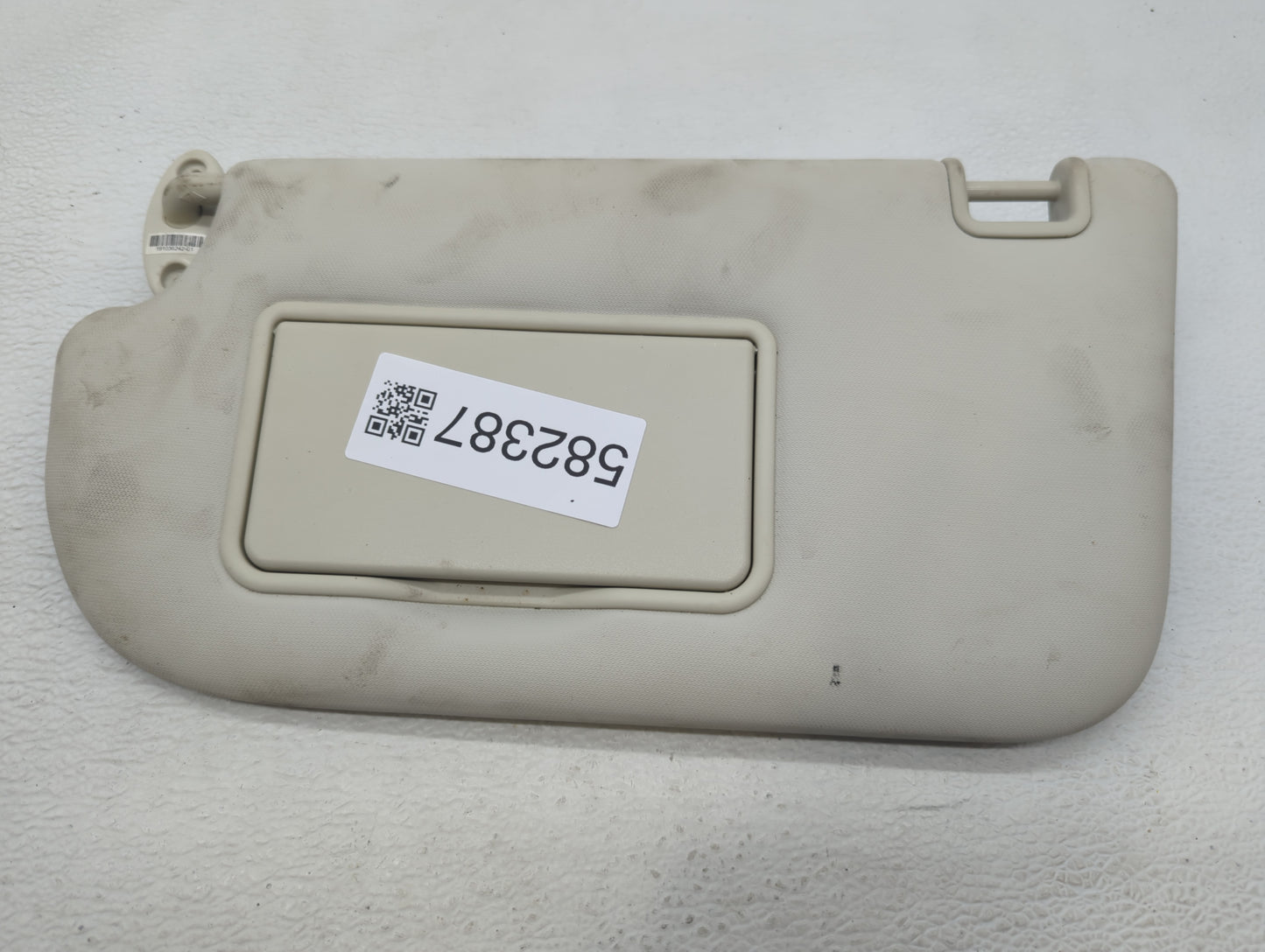 2013-2018 Ford Focus Sun Visor Shade Replacement Driver Left Mirror Fits Fits 2013 2014 2015 2016 2017 2018 OEM Used Auto Pa