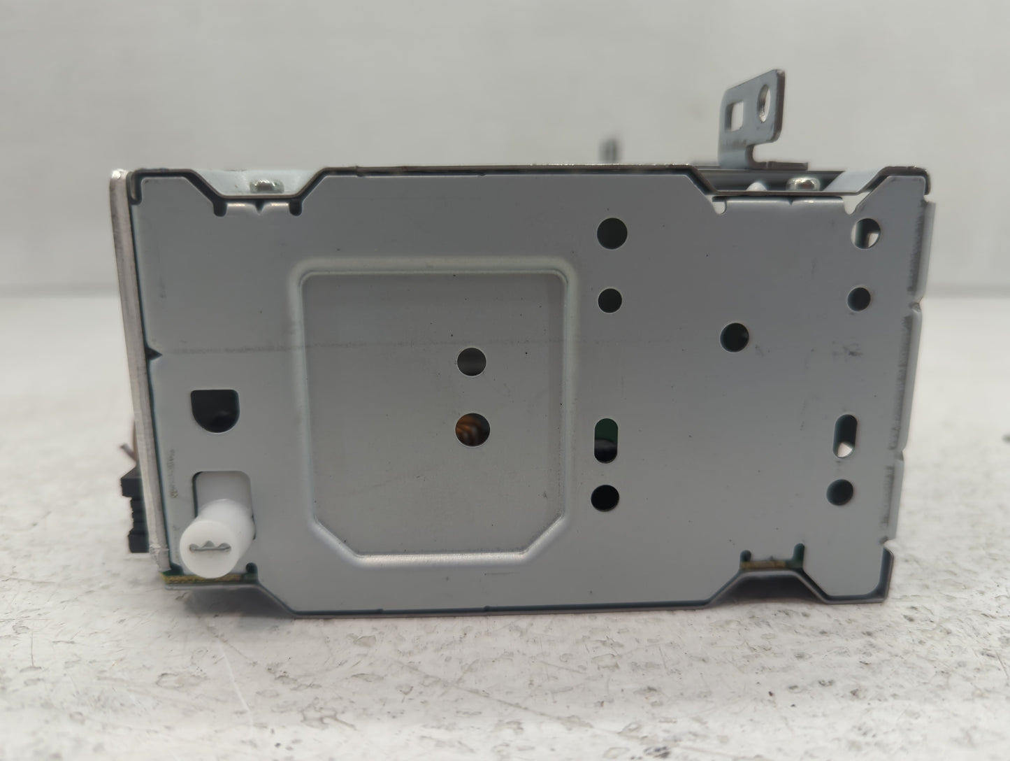 2017-2018 Ford Focus Radio AM FM Cd Player Receiver Replacement P/N:JM5T-18D818-BA Fits Fits 2017 2018 OEM Used Auto Parts -