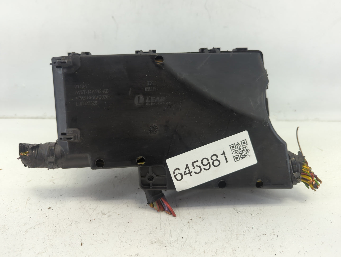 2017-2018 Ford Focus Fusebox Fuse Box Panel Relay Module P/N:AV6T-14A067-AD Fits Fits 2017 2018 OEM Used Auto Parts - Oemuse