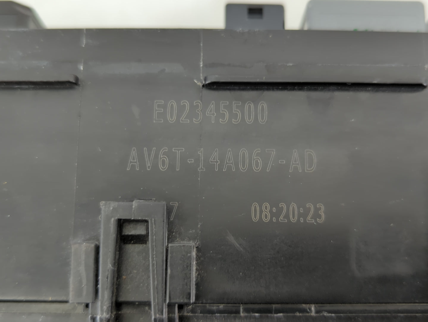 2017-2018 Ford Focus Fusebox Fuse Box Panel Relay Module P/N:E02345500 AV6T-14A067-AD Fits Fits 2017 2018 OEM Used Auto Part