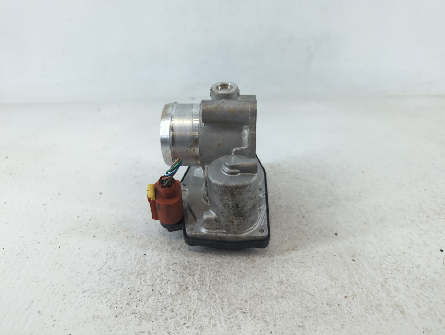 2015-2018 Ford Focus Throttle Body P/N:18 031 0677 Fits Fits 2014 2015 2016 2017 2018 OEM Used Auto Parts - Oemusedautoparts