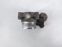 2014-2018 Ford Focus Throttle Body P/N:DS7E-9F991-BB Fits Fits 2014 2015 2016 2017 2018 2019 2020 2021 2022 OEM Used Auto Pa