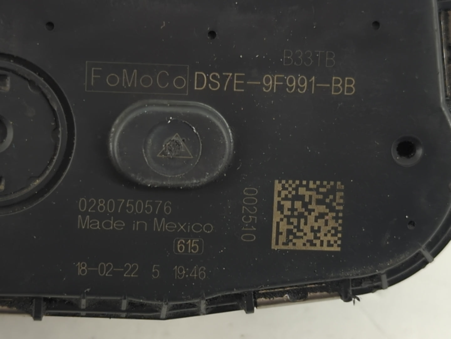 2014-2018 Ford Focus Throttle Body P/N:DS7E-9F991-BB Fits Fits 2014 2015 2016 2017 2018 2019 2020 2021 2022 OEM Used Auto Pa