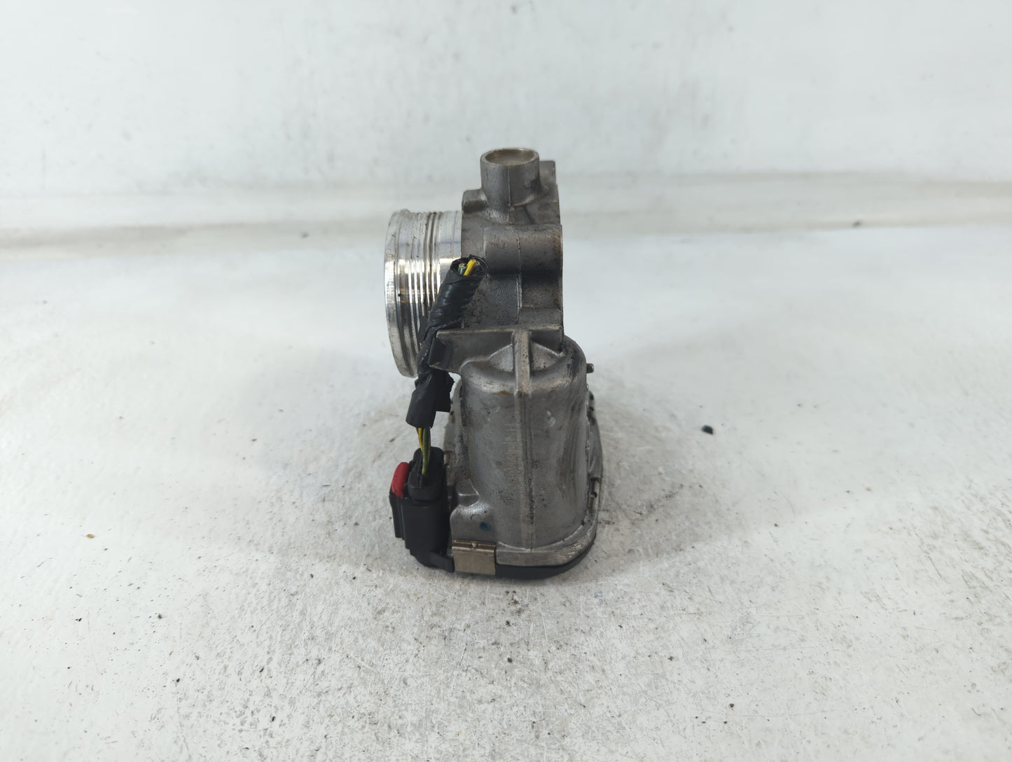 2014-2018 Ford Focus Throttle Body P/N:DS7E-9F991-BB Fits Fits 2014 2015 2016 2017 2018 2019 2020 2021 2022 OEM Used Auto Pa