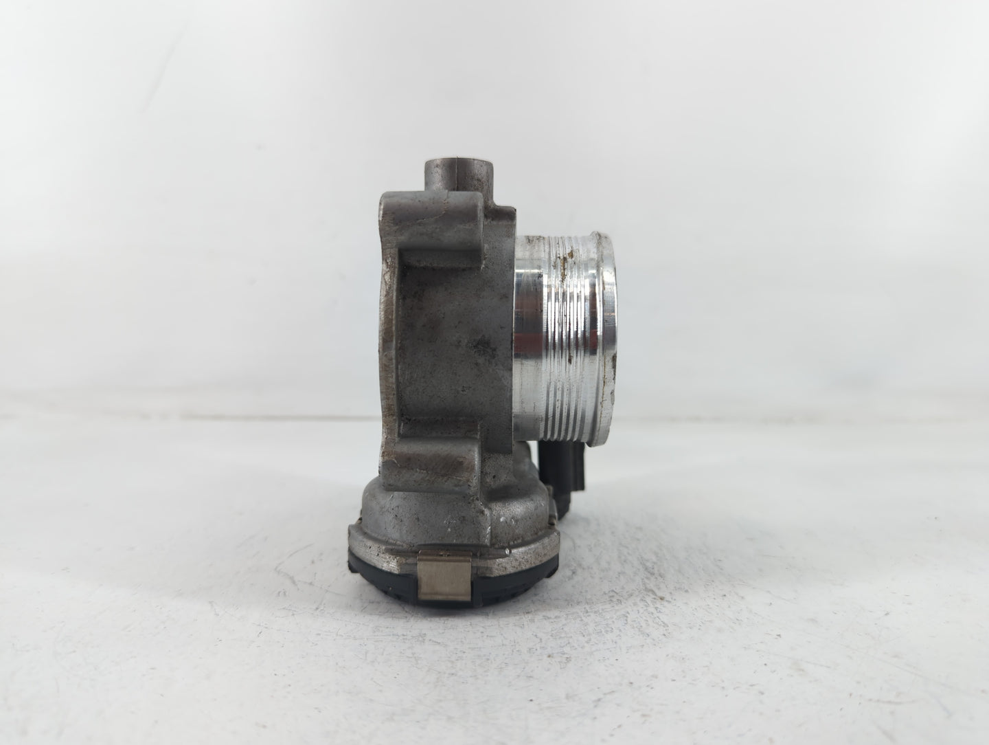 2014-2018 Ford Focus Throttle Body P/N:DS7E-9F991-BB Fits Fits 2014 2015 2016 2017 2018 2019 2020 2021 2022 OEM Used Auto Pa