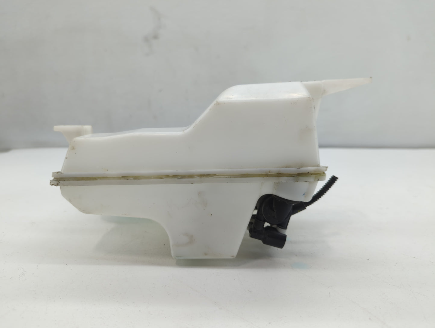 2012-2018 Ford Focus Windshield Washer Fluid Reservoir Bottle Oem - Oemusedautoparts1.com