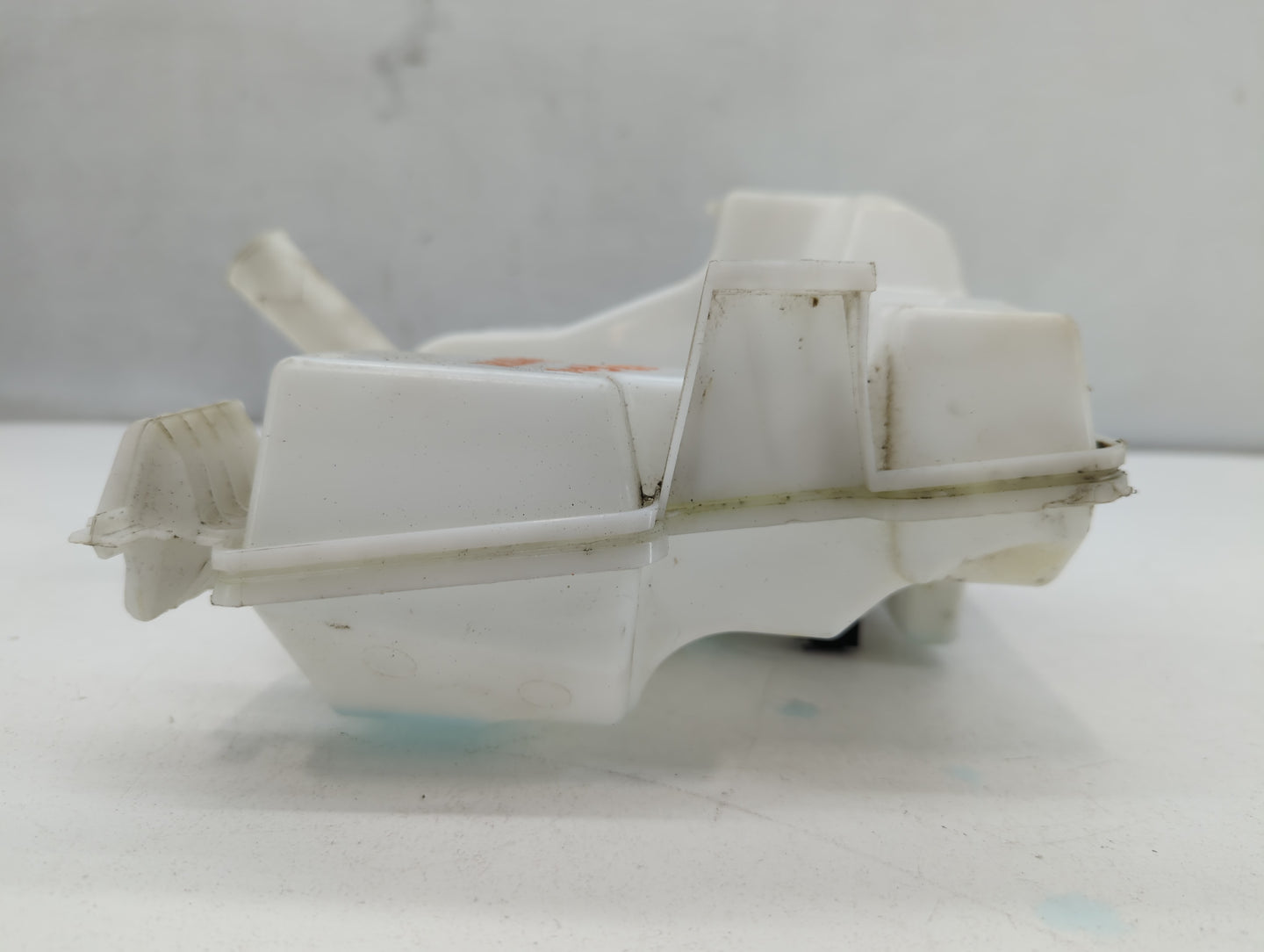 2012-2018 Ford Focus Windshield Washer Fluid Reservoir Bottle Oem - Oemusedautoparts1.com