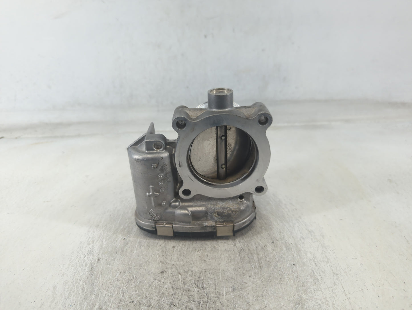 2014-2018 Ford Focus Throttle Body P/N:DS7E-9F991-BB Fits Fits 2014 2015 2016 2017 2018 2019 2020 2021 2022 OEM Used Auto Pa