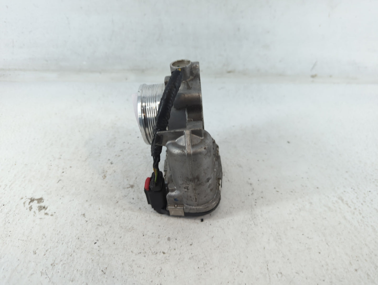 2014-2018 Ford Focus Throttle Body P/N:DS7E-9F991-BB Fits Fits 2014 2015 2016 2017 2018 2019 2020 2021 2022 OEM Used Auto Pa