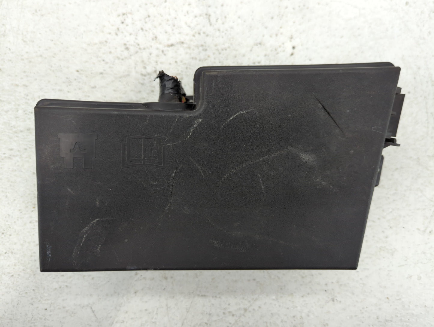2017-2018 Ford Focus Fusebox Fuse Box Panel Relay Module P/N:E00027328 AV6T-14A142-AB Fits Fits 2017 2018 OEM Used Auto Part