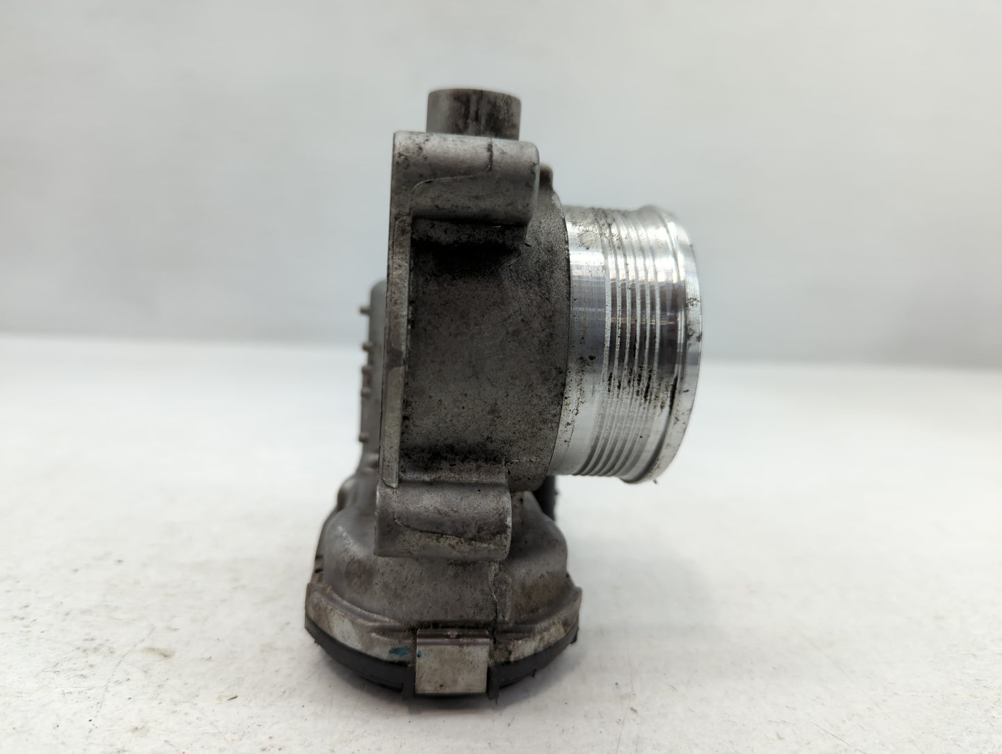 2014-2018 Ford Focus Throttle Body P/N:DS7E-9F991-BB Fits Fits 2014 2015 2016 2017 2018 2019 2020 2021 2022 OEM Used Auto Pa