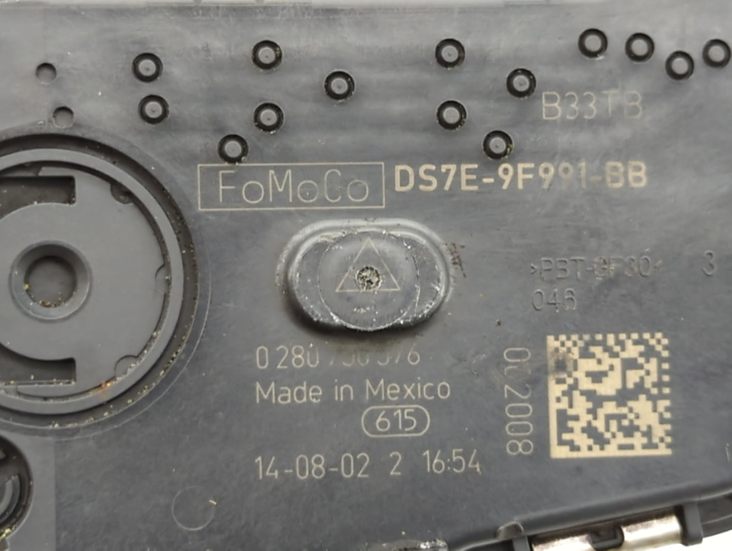 2014-2018 Ford Focus Throttle Body P/N:DS7E-9F991-BB Fits Fits 2014 2015 2016 2017 2018 2019 2020 2021 2022 OEM Used Auto Pa