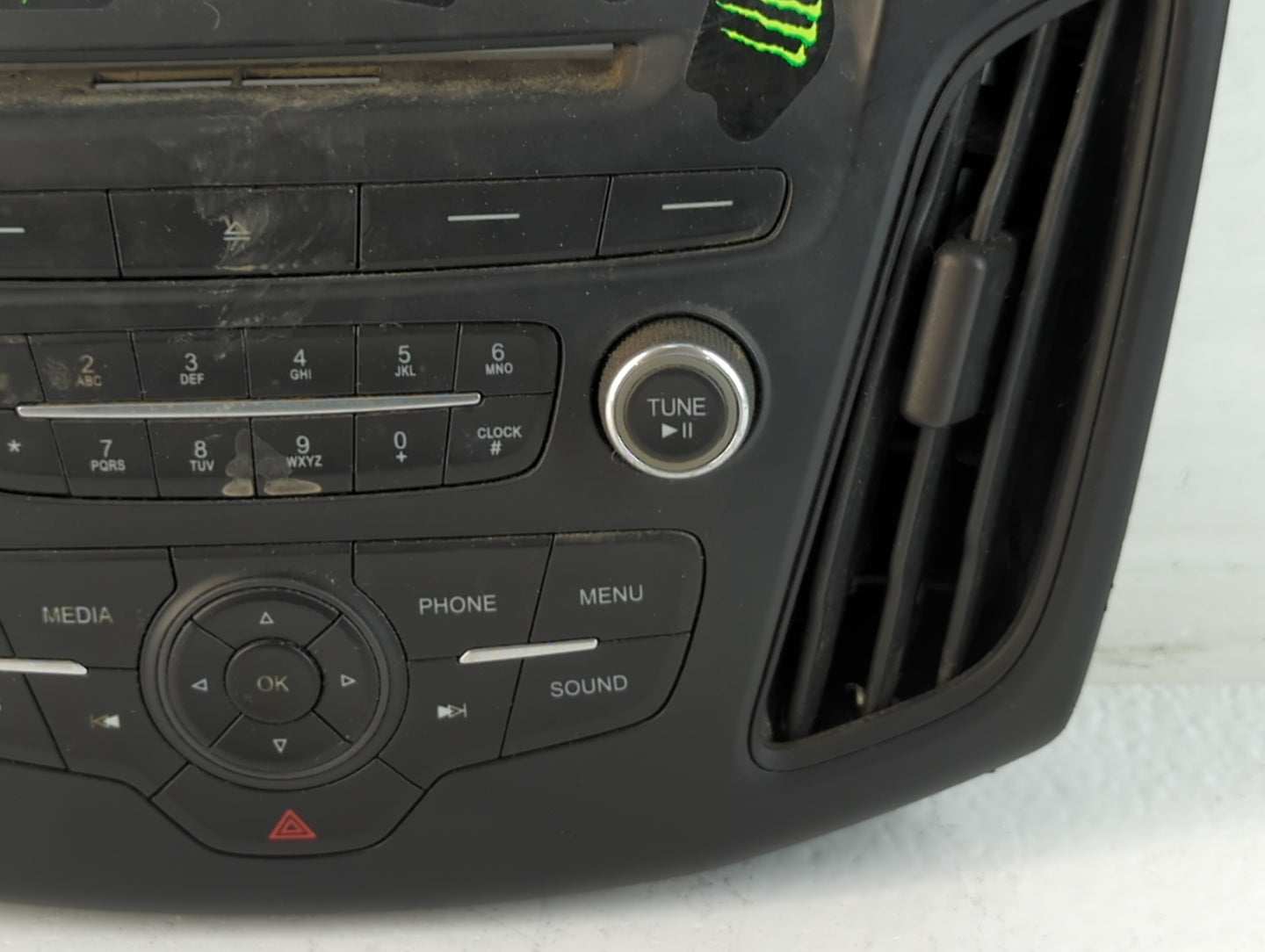 2015-2018 Ford Focus Am Fm Cd Player Radio Receiver - Oemusedautoparts1.com