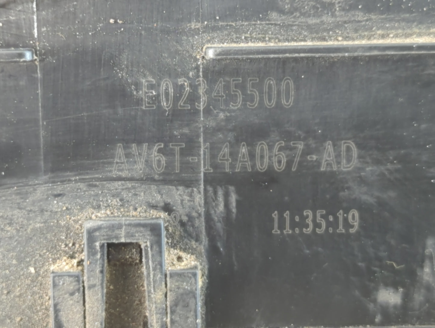 2017-2018 Ford Focus Fusebox Fuse Box Panel Relay Module P/N:E02345500 AV6T-14A067-AD Fits Fits 2017 2018 OEM Used Auto Part