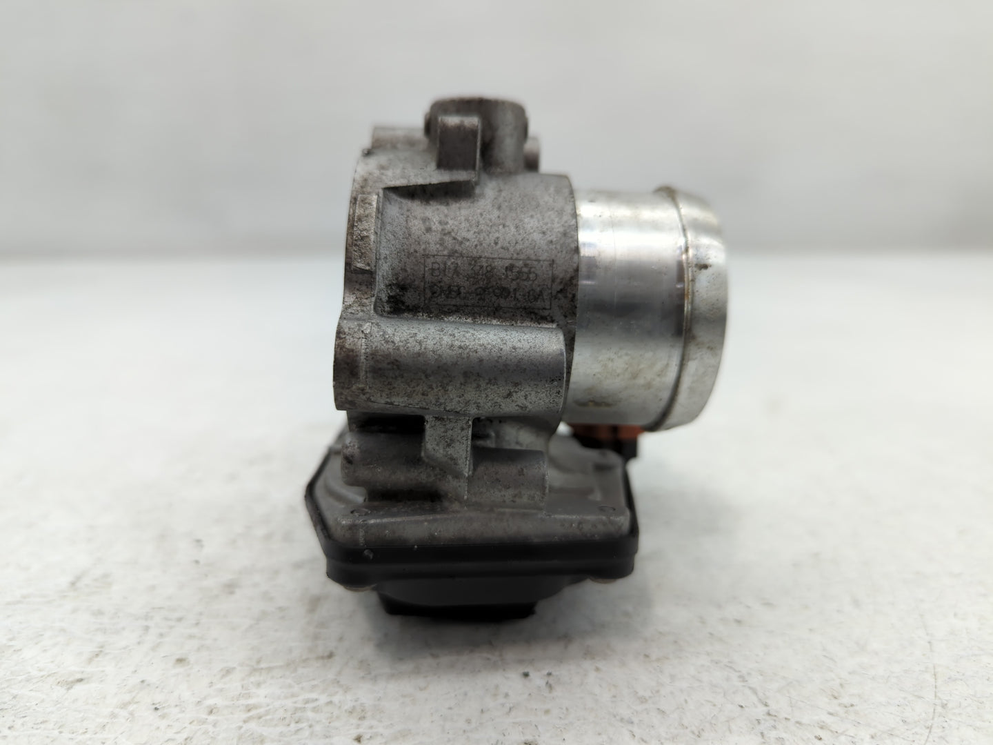 2015-2018 Ford Focus Throttle Body P/N:50989011 Fits Fits 2014 2015 2016 2017 2018 OEM Used Auto Parts - Oemusedautoparts1.c