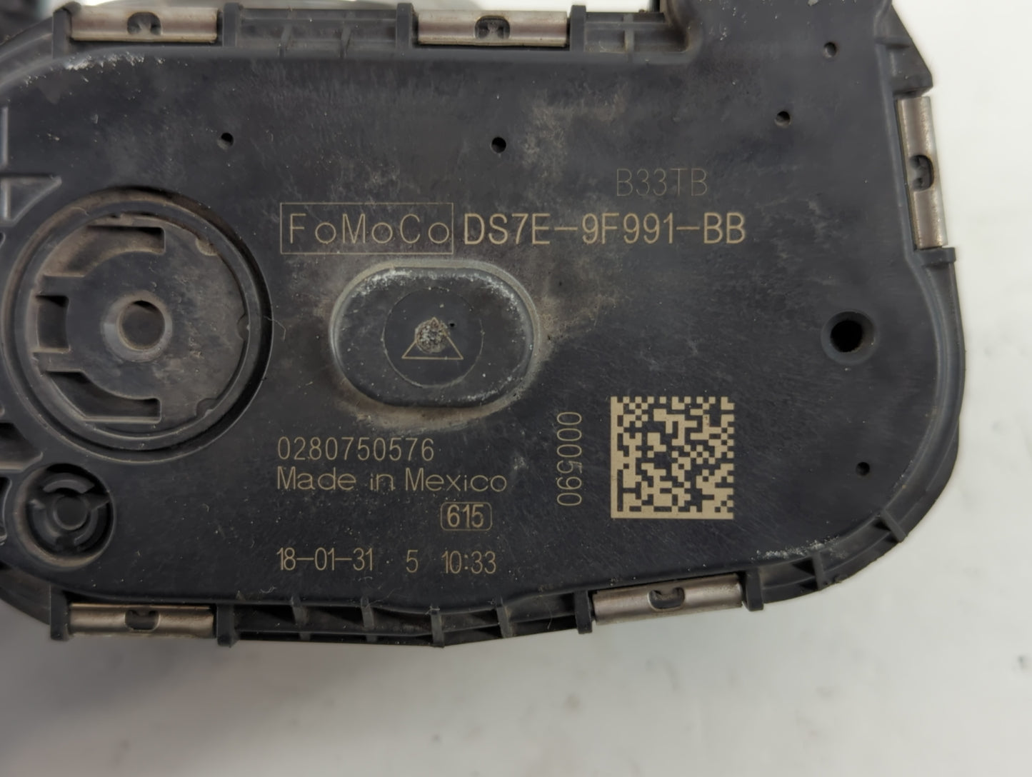2014-2018 Ford Focus Throttle Body P/N:DS7E-9F991-BB Fits Fits 2014 2015 2016 2017 2018 2019 2020 2021 2022 OEM Used Auto Pa