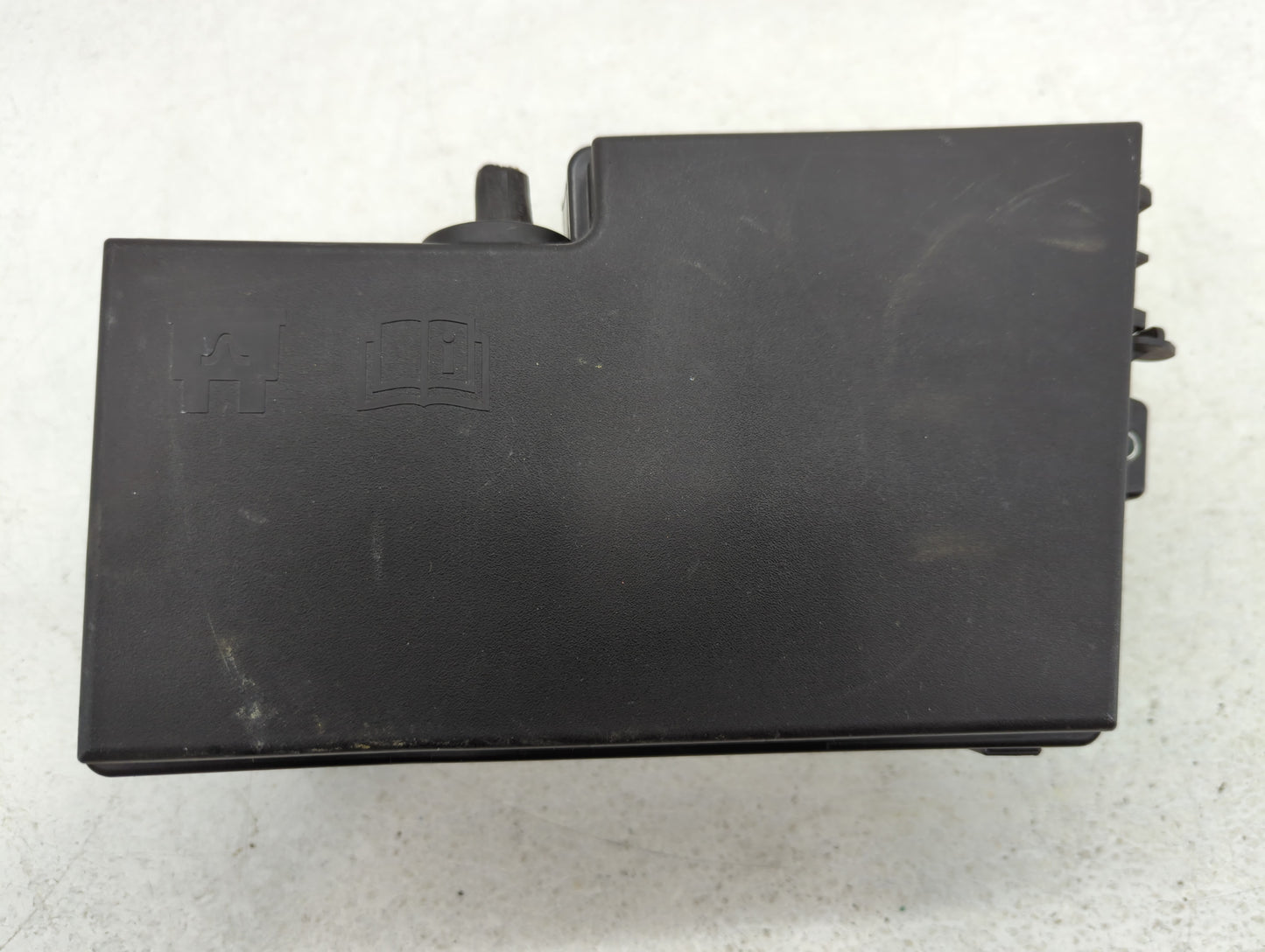 2017-2018 Ford Focus Fusebox Fuse Box Panel Relay Module P/N:E02345500 AV6T-14A067-AD Fits Fits 2017 2018 OEM Used Auto Part