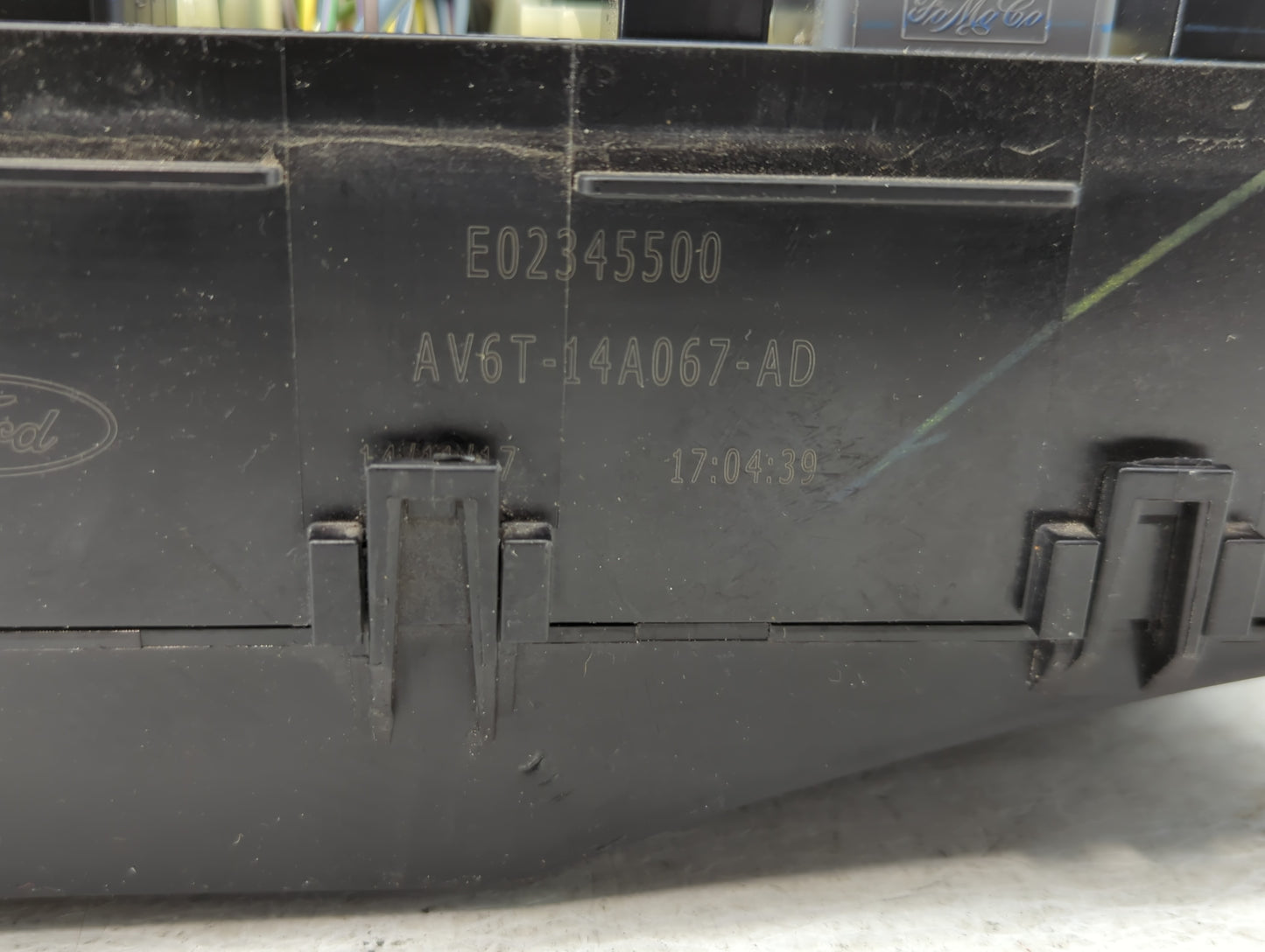 2017-2018 Ford Focus Fusebox Fuse Box Panel Relay Module P/N:E02345500 AV6T-14A067-AD Fits Fits 2017 2018 OEM Used Auto Part