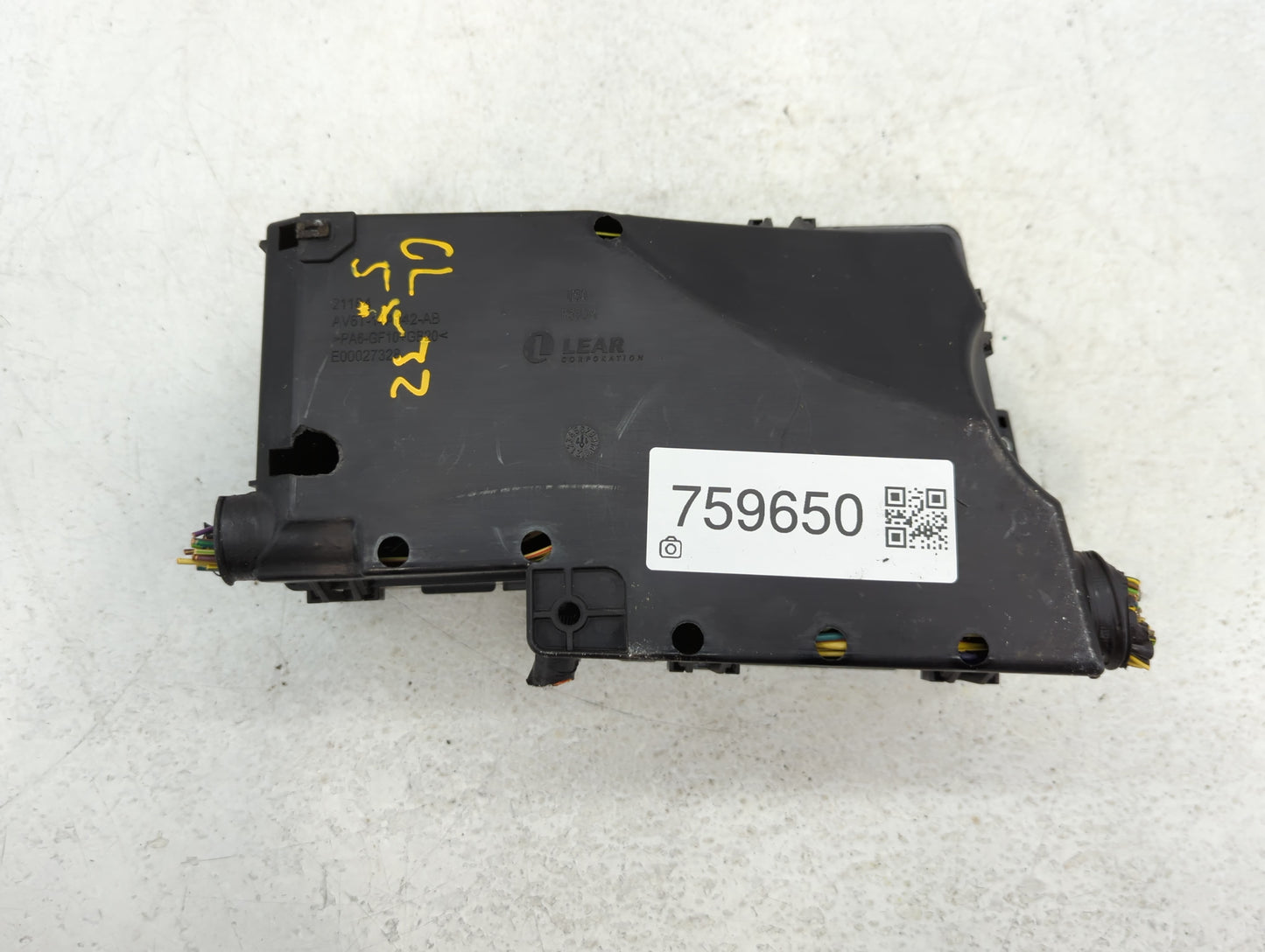 2017-2018 Ford Focus Fusebox Fuse Box Panel Relay Module P/N:E02345500 AV6T-14A067-AD Fits Fits 2017 2018 OEM Used Auto Part